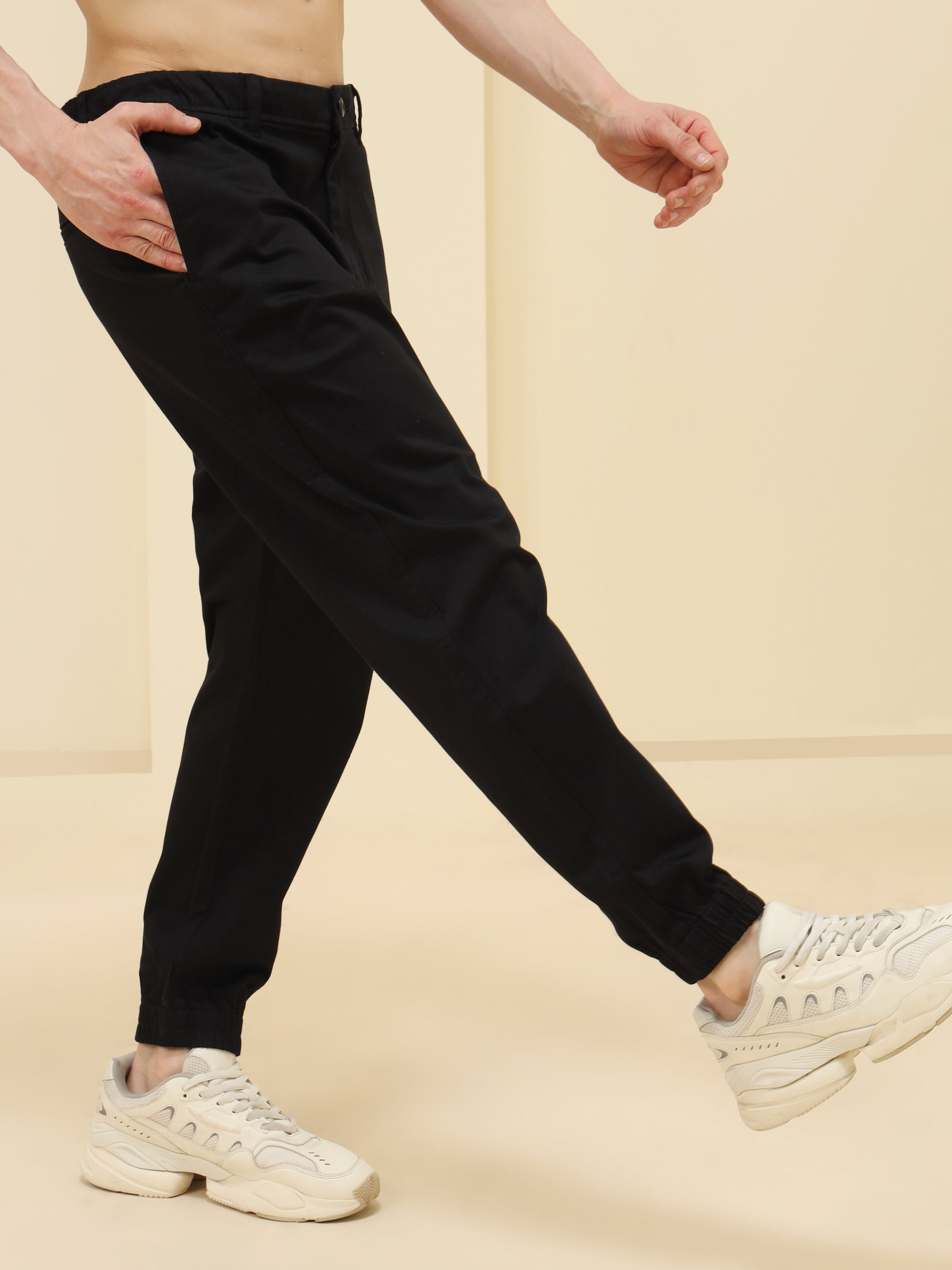 MEN BLACK STRETCH TWILL JOGGER PANT