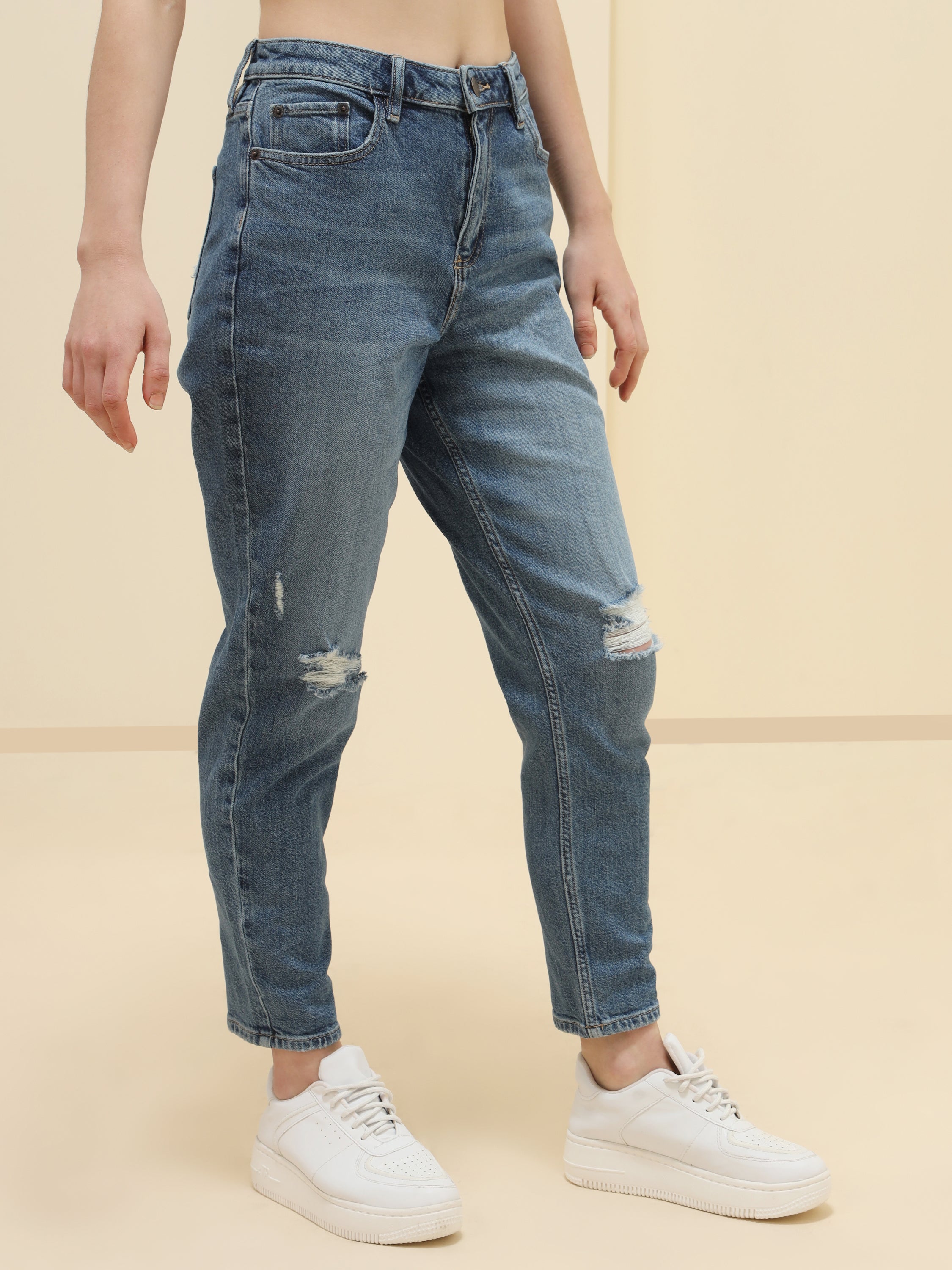 WOMEN MOM HIGH-RISE RIPPED JEANS