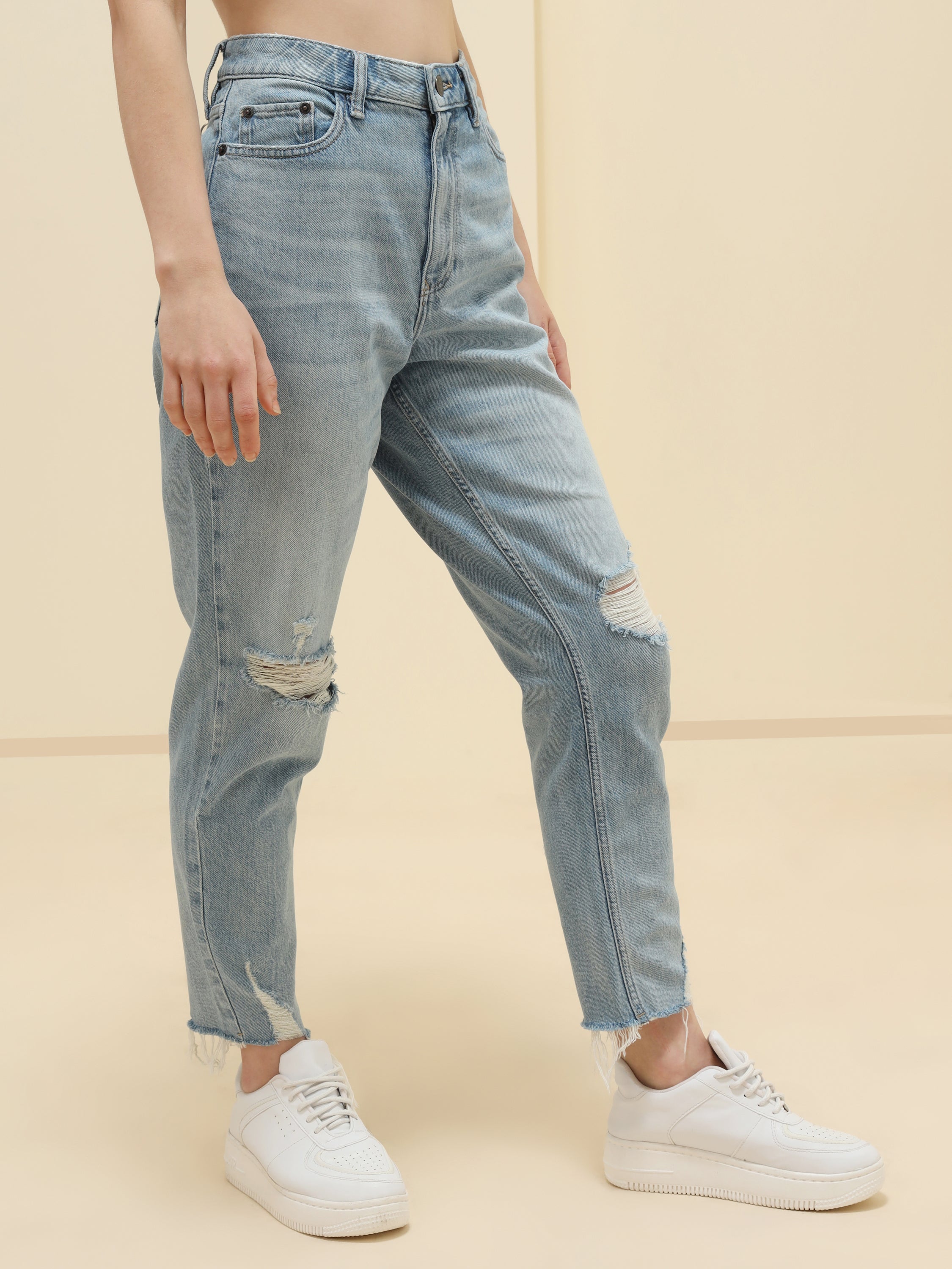 WOMEN MOM HIGH-RISE RIPPED JEANS