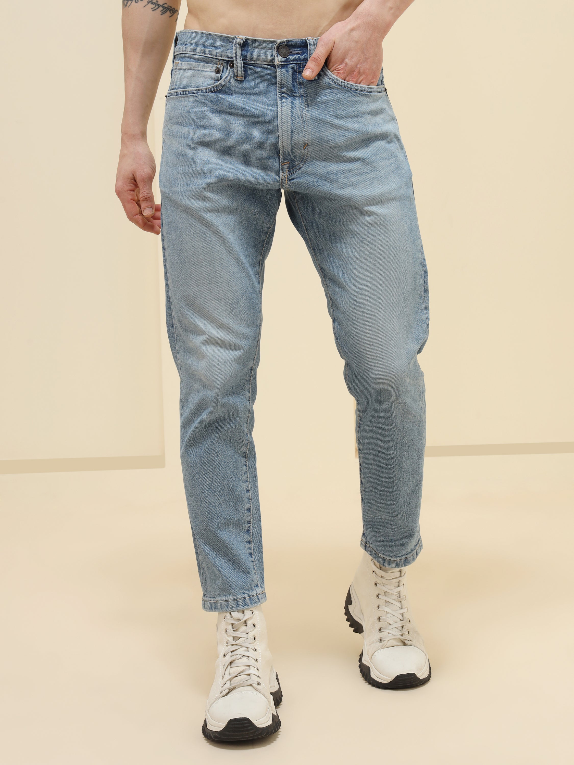 MEN STRAIGHT REGULAR FIT JEANS