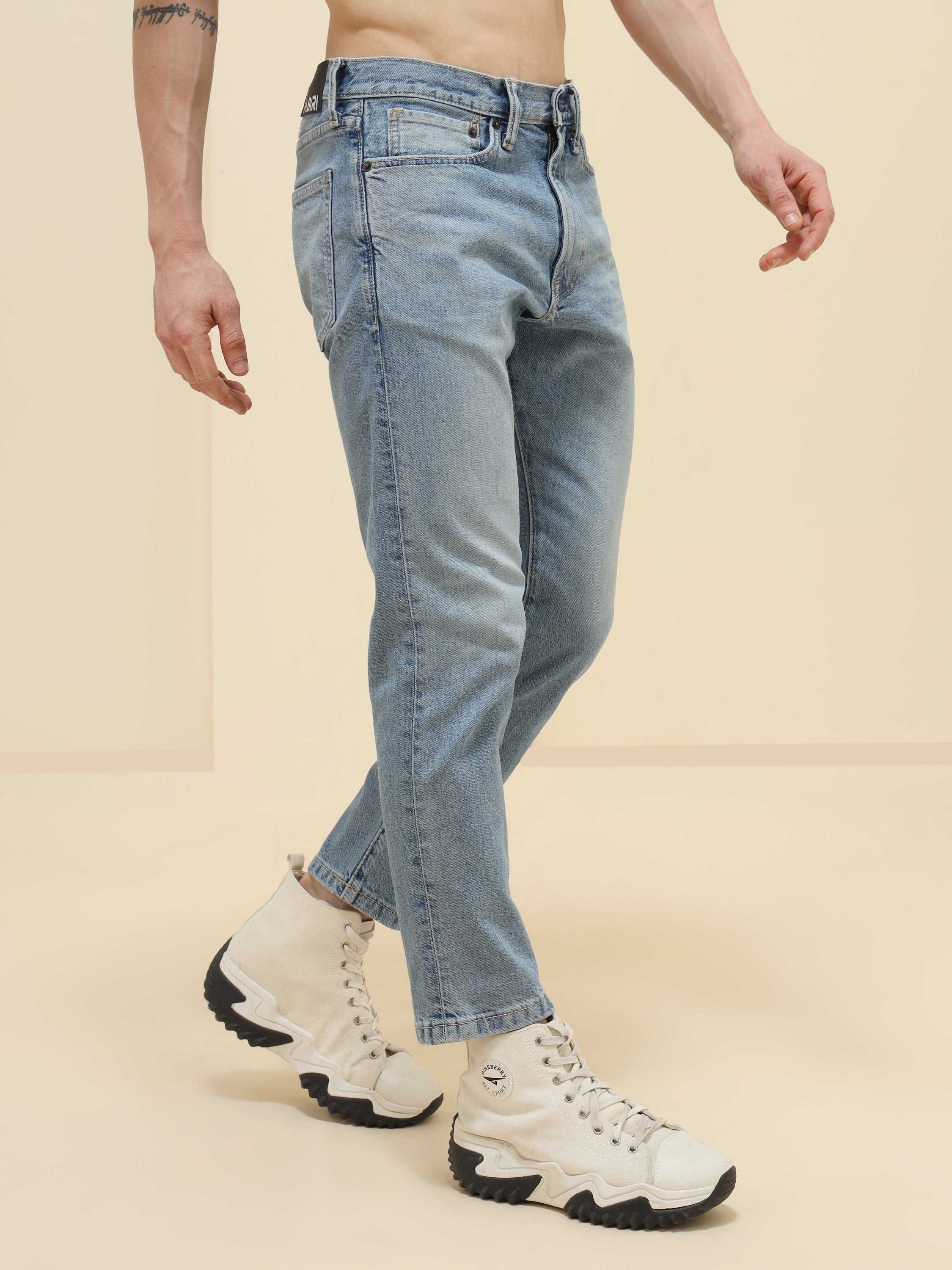 MEN STRAIGHT REGULAR FIT JEANS