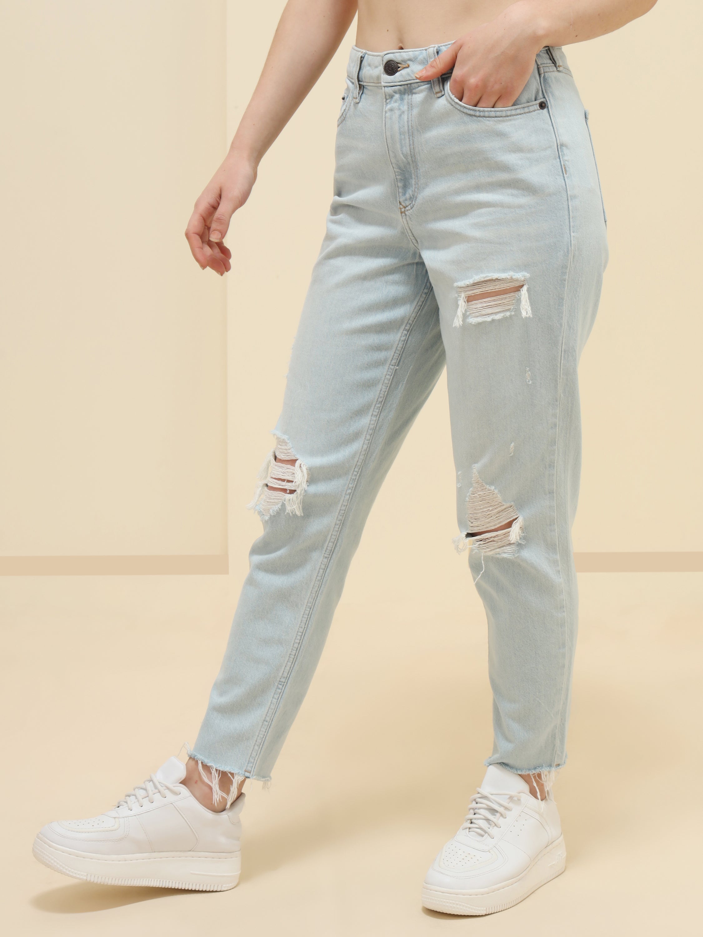 WOMEN MOM HIGH-RISE RIPPED JEANS