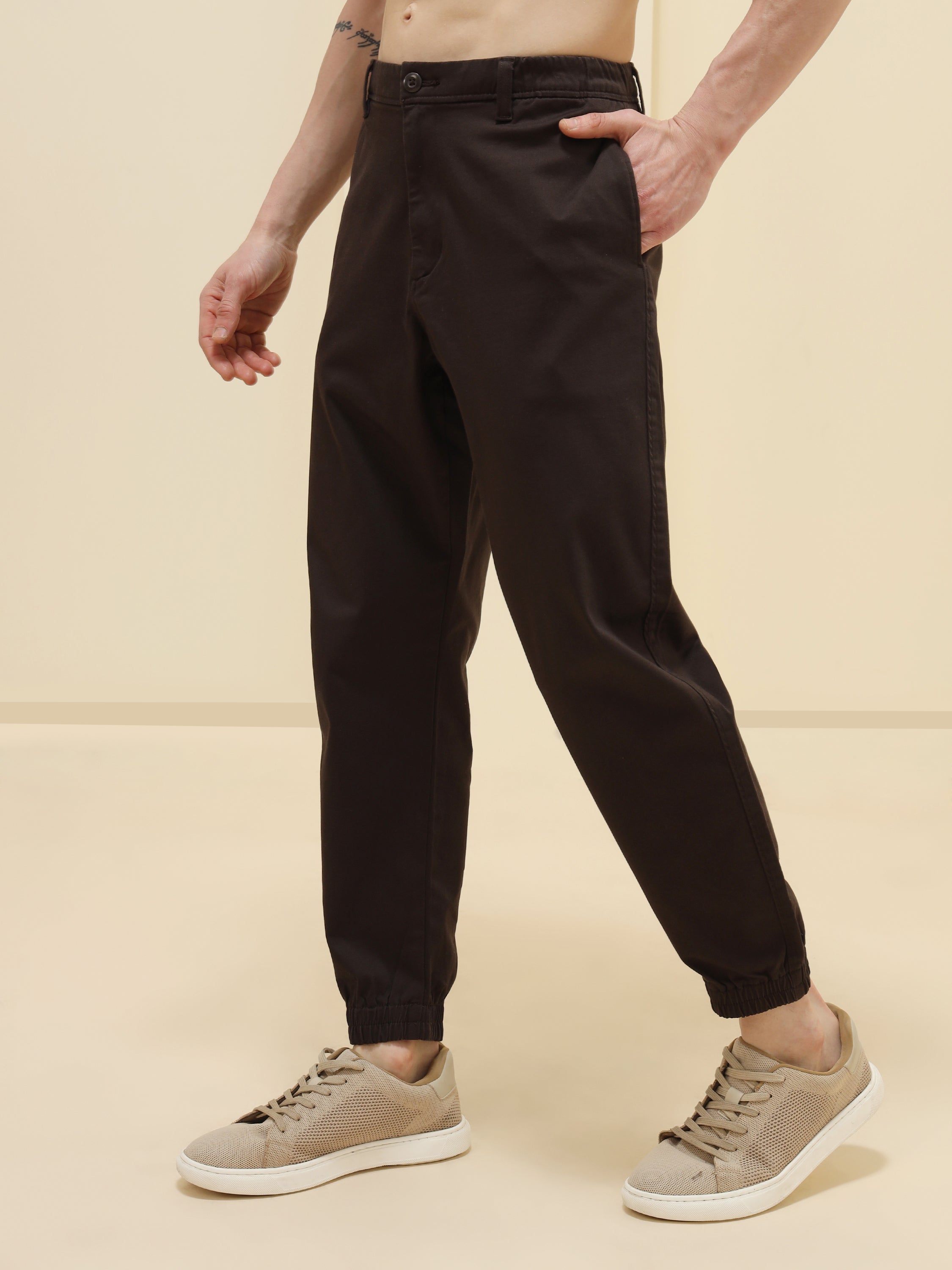 MEN BROWN STRETCH TWILL JOGGER PANT